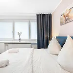 Urban Retreat - Whirpool - Lage 아파트