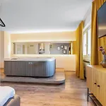 Urban Retreat - Whirpool - Lage *