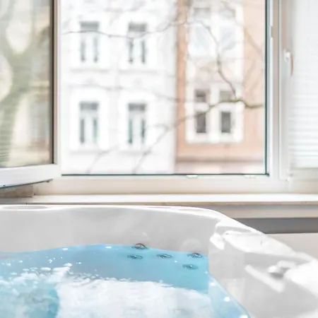 Urban Retreat - Whirpool - Lage * Cologne