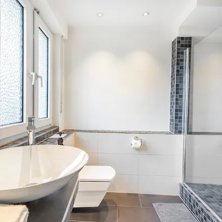 Urban Retreat - Whirpool - Lage * Cologne