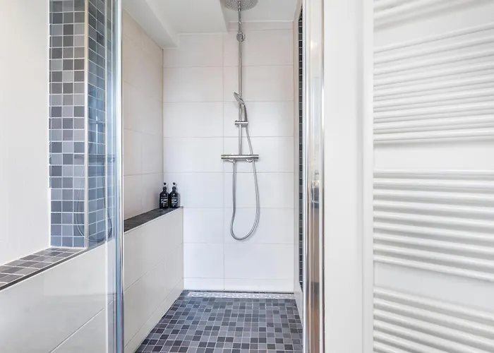 Urban Retreat - Whirpool - Lage * كولونيا