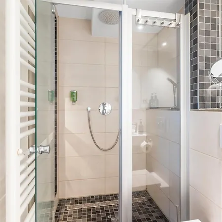 Urban Retreat - Whirpool - Lage * Köln