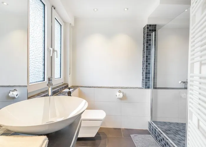 Urban Retreat - Whirpool - Lage * Cologne